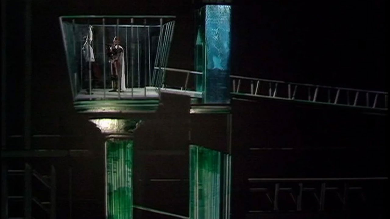 tom-baker-tortured-inside-amazing-cell-set-deadly-assassin-doctor-who-back-when