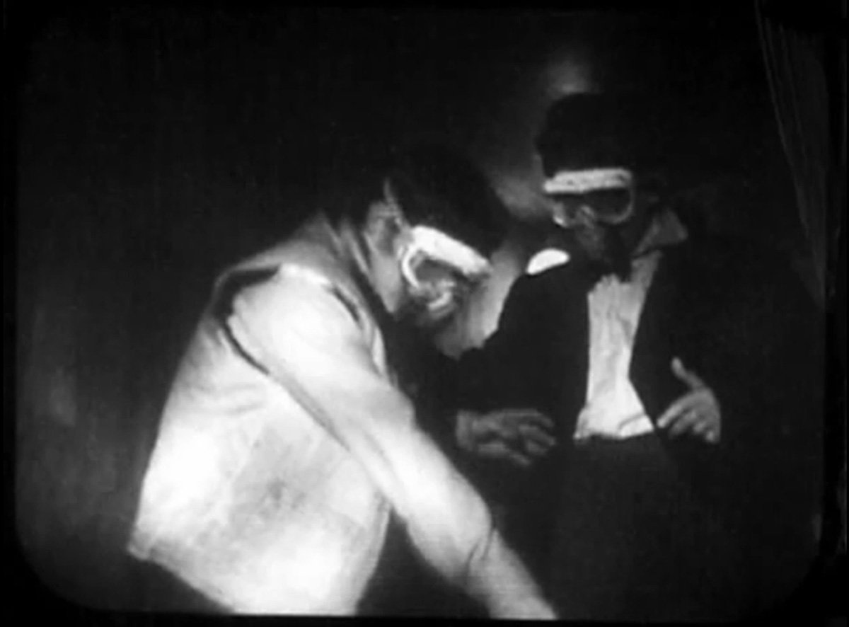 troughton-and-jamie-in-gas-masks-fury-from-the-deep-doctor-who-back-when