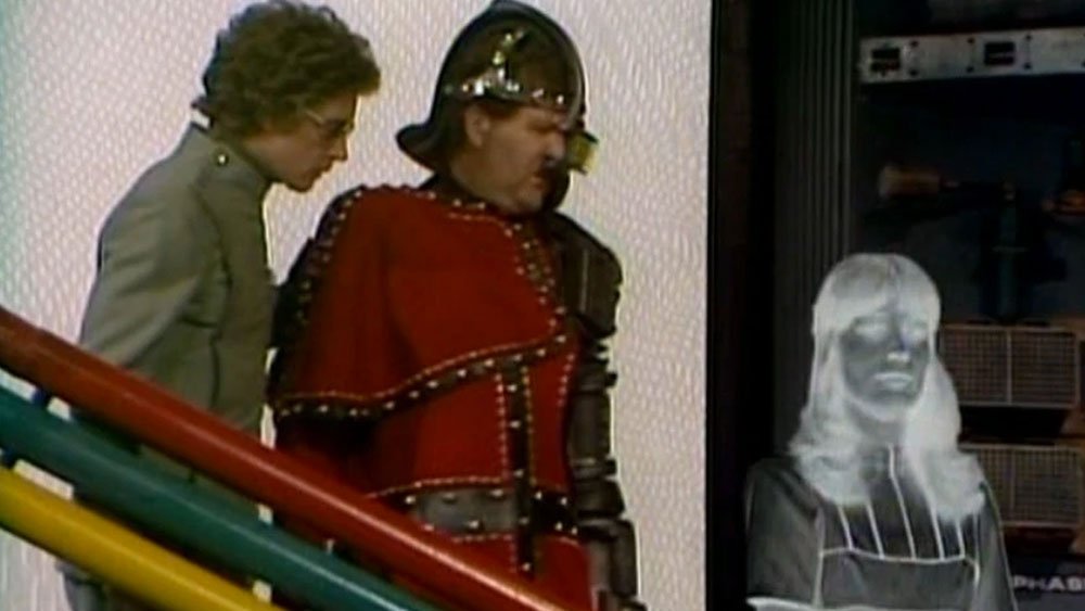 turning-off-the-queen-hologram-pirate-planet-doctor-who-back-when