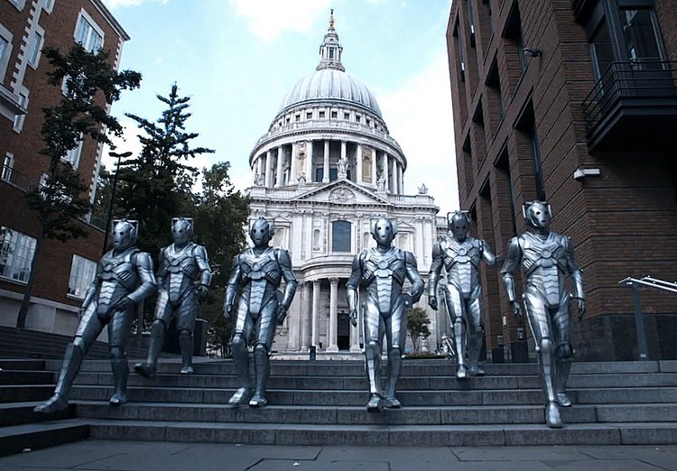 whobackwhen doctorwho drwho doctor who cybermen st pauls dark water capaldi