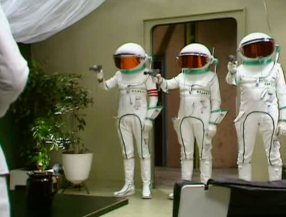 why-laser-them-and-not-just-infect-them-would-that-not-make-more-sense-invisible-enemy-doctor-who-back-when